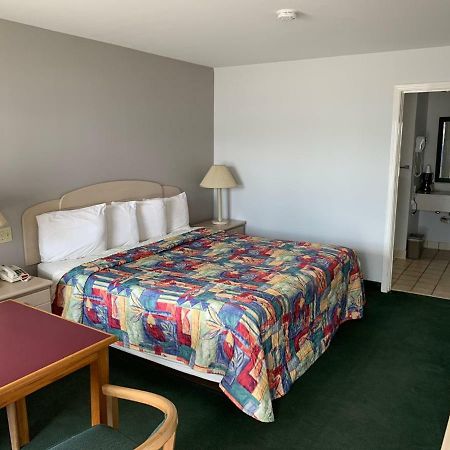Key West Inn - チルダーズバーグ  エクステリア 写真