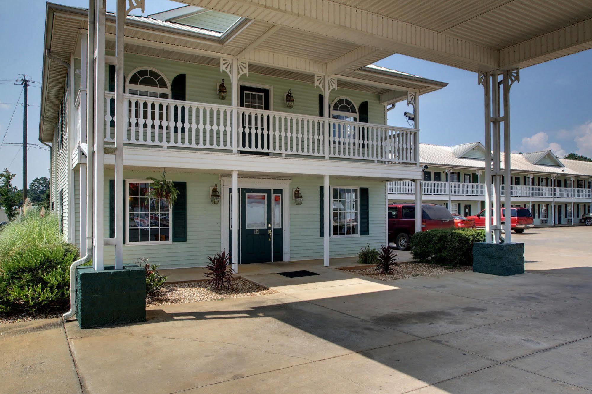 Key West Inn - チルダーズバーグ  エクステリア 写真