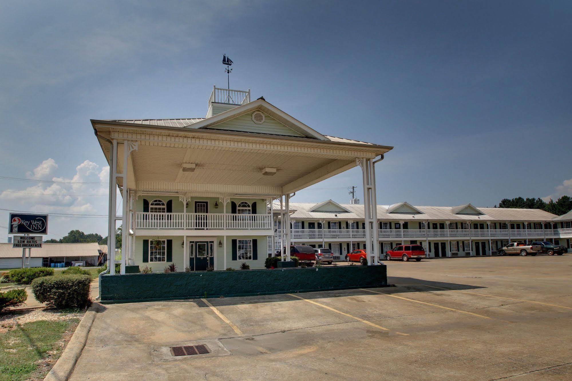 Key West Inn - チルダーズバーグ  エクステリア 写真