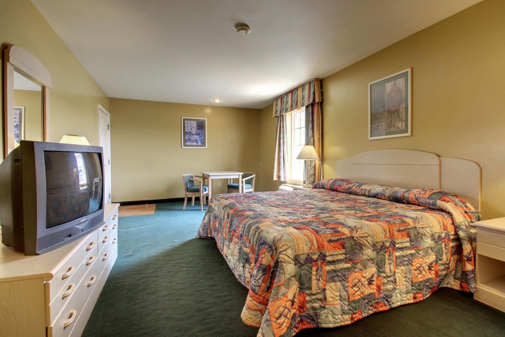 Key West Inn - チルダーズバーグ  エクステリア 写真