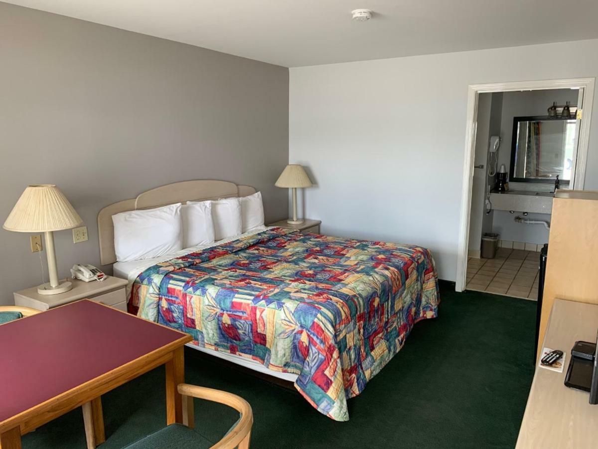 Key West Inn - チルダーズバーグ  エクステリア 写真